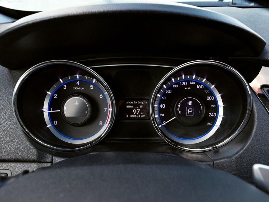 Hyundai Sonata VI (YF) Екатеринбург  - изображение 10
