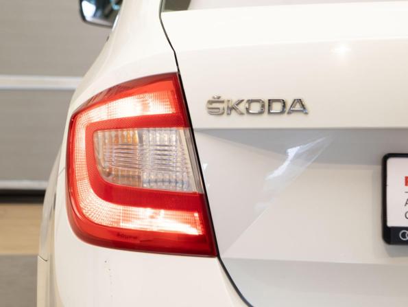 Skoda Rapid I с пробегом 2016 года, цена 1 345 000 рублей, 54405 км, лифтбек, Автокод Объявления