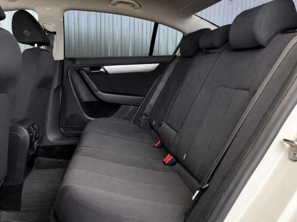 Volkswagen Passat B7 с пробегом 2012 года, цена 747 000 рублей, 330000 км, седан, Автокод Объявления
