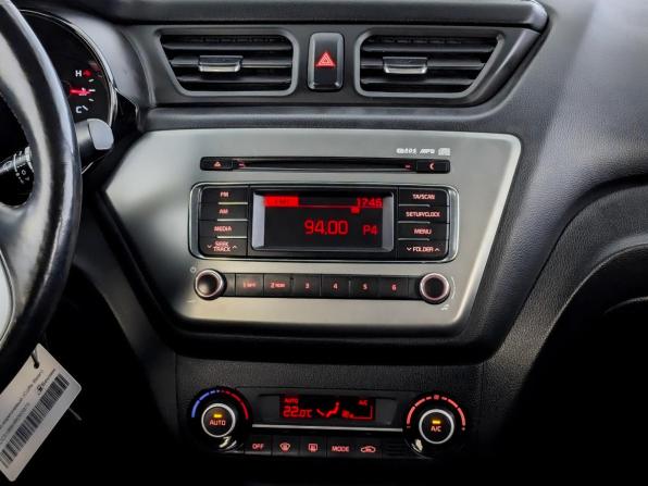 Kia Rio III Рестайлинг с пробегом 2017 года, цена 1 160 000 рублей, 135254 км, хэтчбек, Автокод Объявления