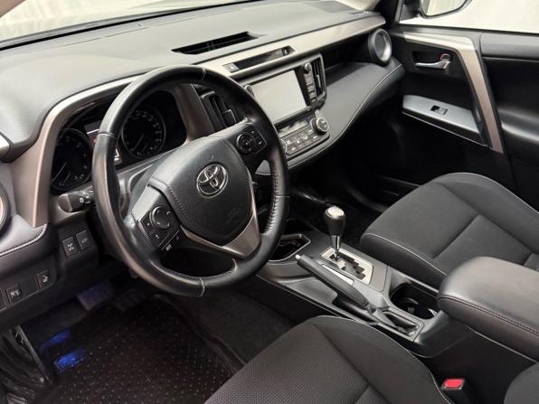Toyota RAV4 IV (XA40) Рестайлинг с пробегом 2017 года, цена 2 490 000 рублей, 61900 км, внедорожник, Автокод Объявления