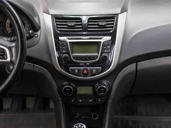 Hyundai Solaris I с пробегом 2011 года, цена 550 000 рублей, 234295 км, седан, Автокод Объявления