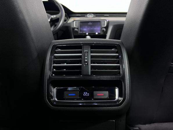 Volkswagen Passat B8 с пробегом 2017 года, цена 2 120 000 рублей, 134851 км, седан, Автокод Объявления