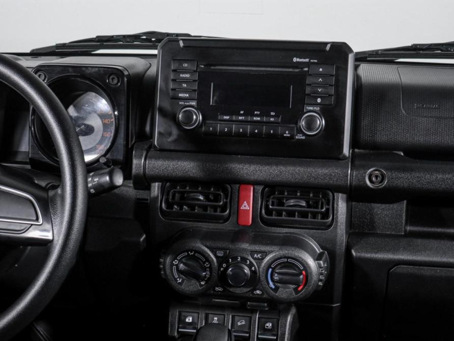 Suzuki Jimny IV Москва  - изображение 13
