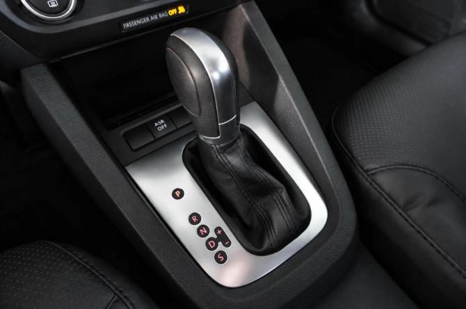 Volkswagen Jetta VI с пробегом 2012 года, цена 780 000 рублей, 221179 км, седан, Автокод Объявления