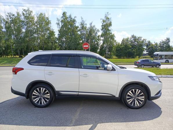 Mitsubishi Outlander III Рестайлинг 3 с пробегом 2020 года, цена 2 400 000 рублей, 103550 км, внедорожник, Автокод Объявления