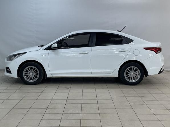 Hyundai Solaris II с пробегом 2017 года, цена 1 299 000 рублей, 130460 км, седан, Автокод Объявления