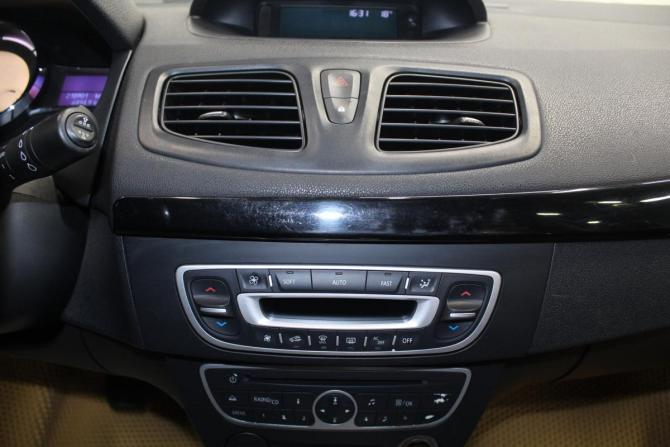 Renault Fluence I с пробегом 2012 года, цена 549 000 рублей, 218896 км, седан, Автокод Объявления
