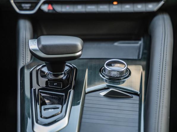 Geely Monjaro I с пробегом 2024 года, цена 3 498 000 рублей, 20551 км, внедорожник, Автокод Объявления