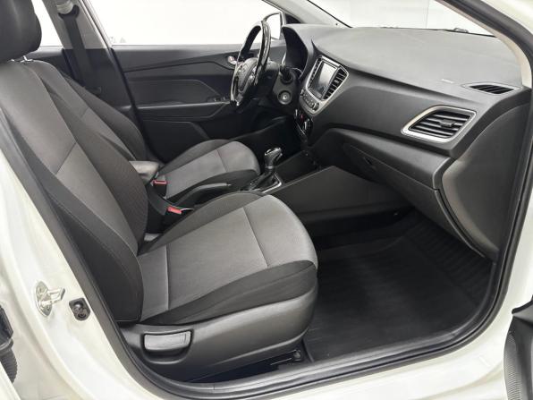 Hyundai Solaris II с пробегом 2017 года, цена 1 295 000 рублей, 144129 км, седан, Автокод Объявления