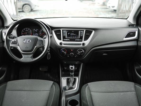 Hyundai Solaris II с пробегом 2019 года, цена 1 399 000 рублей, 105734 км, седан, Автокод Объявления