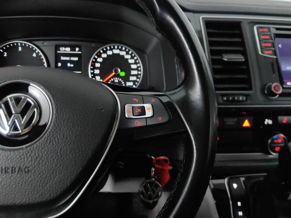 Volkswagen Multivan T6 с пробегом 2015 года, цена 2 860 000 рублей, 175974 км, минивэн, Автокод Объявления