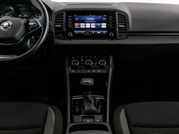 Skoda Karoq I с пробегом 2021 года, цена 2 399 000 рублей, 35521 км, внедорожник, Автокод Объявления
