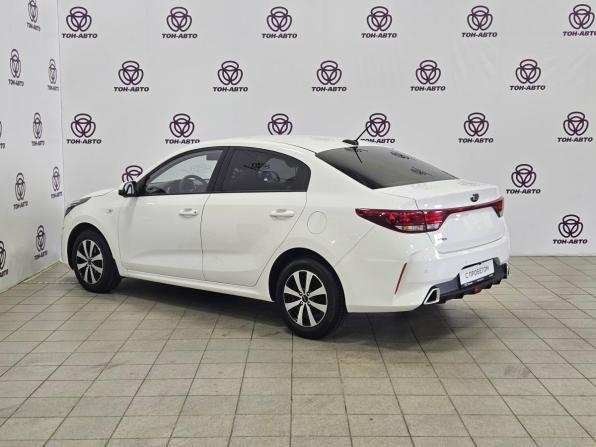 Kia Rio IV Рестайлинг с пробегом 2021 года, цена 1 674 000 рублей, 80535 км, седан, Автокод Объявления
