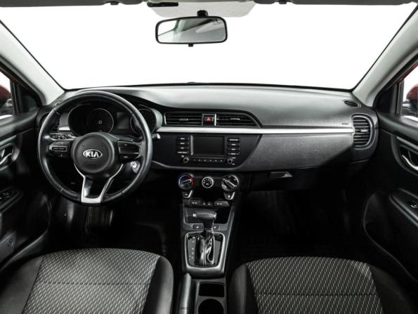 Kia Rio IV с пробегом 2018 года, цена 1 399 585 рублей, 56250 км, седан, Автокод Объявления