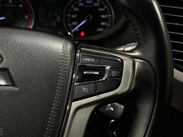 Mitsubishi L200 V с пробегом 2017 года, цена 2 165 000 рублей, 161783 км, пикап, Автокод Объявления