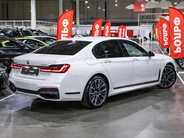 BMW 7 серии VI (G11/G12) Рестайлинг с пробегом 2021 года, цена 5 899 700 рублей, 112000 км, седан, Автокод Объявления