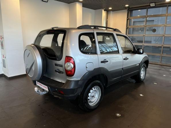 Chevrolet Niva I Рестайлинг с пробегом 2011 года, цена 495 000 рублей, 128699 км, внедорожник, Автокод Объявления