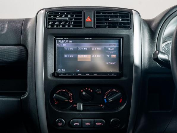 Suzuki Jimny III Рестайлинг 2 с пробегом 2018 года, цена 1 150 000 рублей, 94301 км, внедорожник, Автокод Объявления