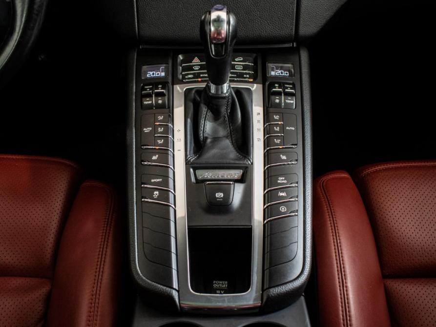 Porsche Macan I Москва  - изображение 17