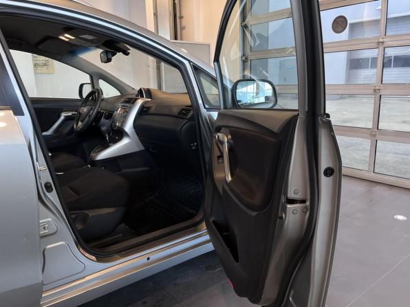 Toyota Verso I с пробегом 2010 года, цена 1 160 000 рублей, 172381 км, компактвэн, Автокод Объявления