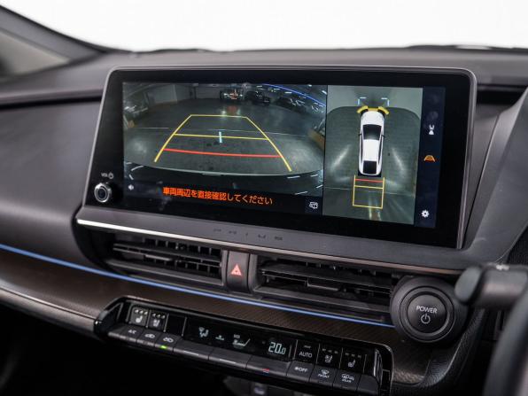 Toyota Prius V (XW60) с пробегом 2023 года, цена 4 360 000 рублей, 13255 км, лифтбек, Автокод Объявления