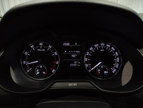 Skoda Octavia III (A7) с пробегом 2015 года, цена 945 000 рублей, 236980 км, лифтбек, Автокод Объявления