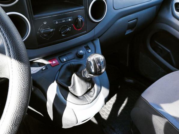 Peugeot Partner II Рестайлинг с пробегом 2012 года, цена 749 000 рублей, 188221 км, компактвэн, Автокод Объявления