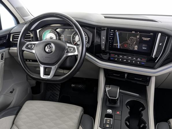Volkswagen Touareg III с пробегом 2018 года, цена 3 970 000 рублей, 258853 км, внедорожник, Автокод Объявления