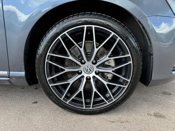 Volkswagen Passat B7 с пробегом 2012 года, цена 1 020 000 рублей, 317111 км, седан, Автокод Объявления