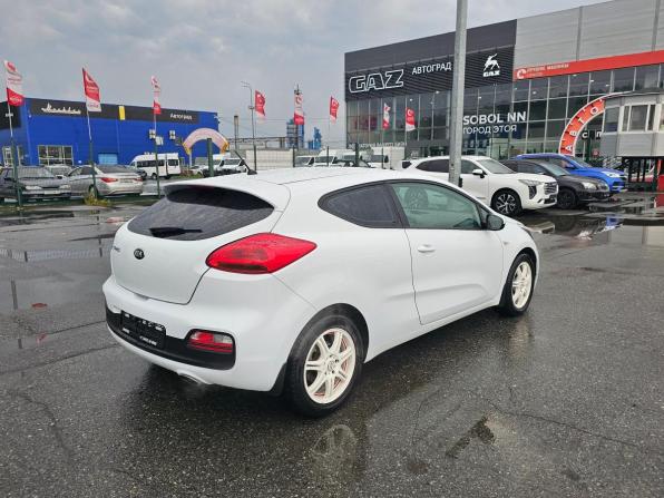 Kia Ceed II с пробегом 2014 года, цена 1 050 000 рублей, 154111 км, хэтчбек, Автокод Объявления
