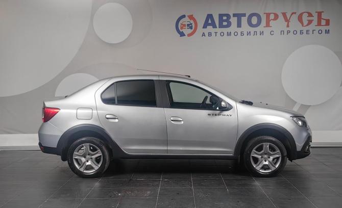 Renault Logan II Рестайлинг с пробегом 2022 года, цена 1 209 000 рублей, 63710 км, седан, Автокод Объявления