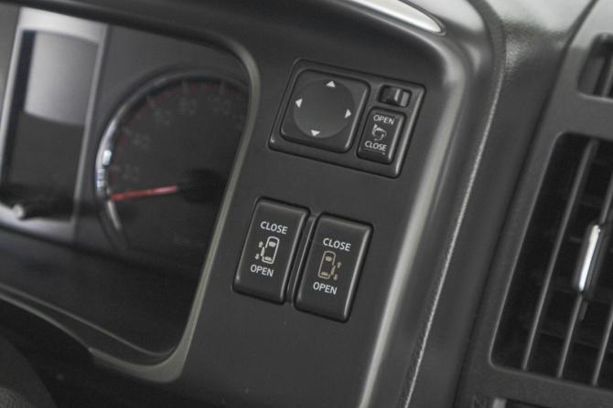 Nissan Serena III (C25) с пробегом 2009 года, цена 1 459 000 рублей, 210000 км, минивэн, Автокод Объявления