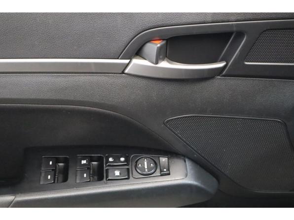 Hyundai Elantra VI (AD) с пробегом 2017 года, цена 1 379 000 рублей, 152676 км, седан, Автокод Объявления