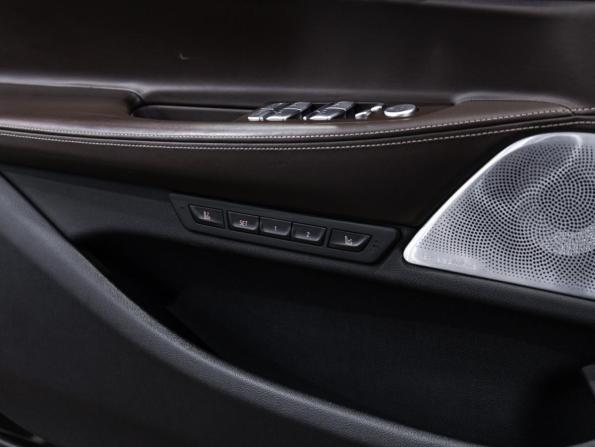 BMW 7 серии VI (G11/G12) Рестайлинг с пробегом 2019 года, цена 5 399 585 рублей, 187426 км, седан, Автокод Объявления