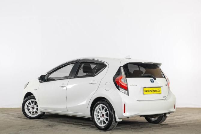 Toyota Aqua I Рестайлинг с пробегом 2017 года, цена 1 289 000 рублей, 165000 км, хэтчбек, Автокод Объявления