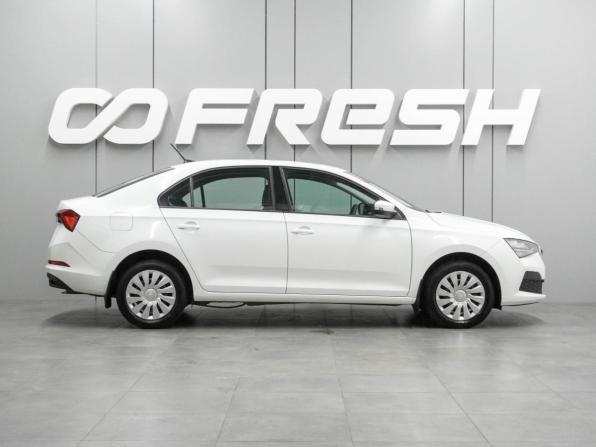 Skoda Rapid II с пробегом 2021 года, цена 1 439 000 рублей, 98693 км, лифтбек, Автокод Объявления