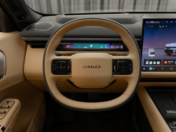 Lynk &amp; Co 900 с пробегом 2026 года, цена 7 850 000 рублей, 35 км, внедорожник, Автокод Объявления