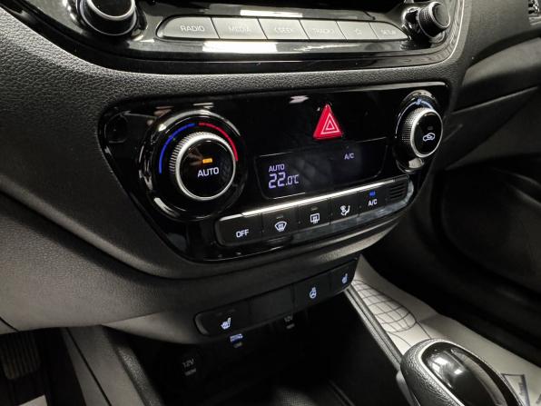 Hyundai Solaris II Рестайлинг с пробегом 2021 года, цена 1 690 000 рублей, 65502 км, седан, Автокод Объявления