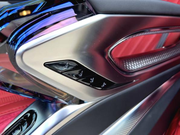 Mercedes-Benz V-Класс III (W447) Рестайлинг с пробегом 2021 года, цена 6 930 000 рублей, 61652 км, минивэн, Автокод Объявления