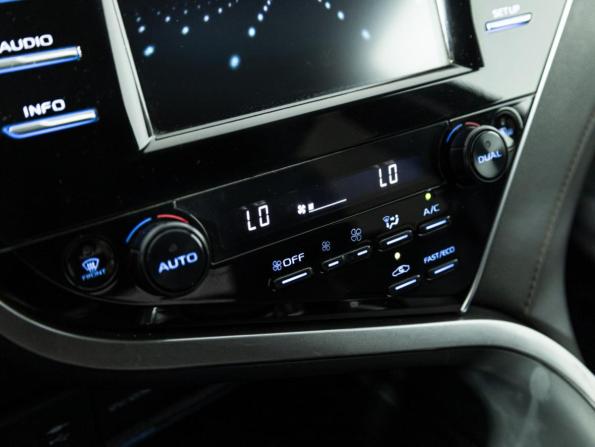 Toyota Camry VIII (XV70) с пробегом 2019 года, цена 2 039 585 рублей, 233000 км, седан, Автокод Объявления