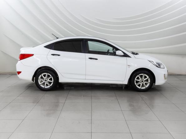 Hyundai Solaris I с пробегом 2013 года, цена 587 000 рублей, 279954 км, седан, Автокод Объявления