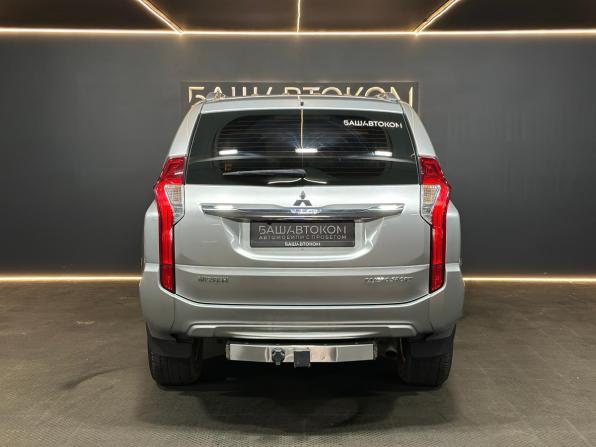Mitsubishi Pajero Sport III с пробегом 2017 года, цена 2 899 000 рублей, 115882 км, внедорожник, Автокод Объявления