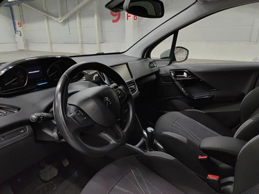 Peugeot 208 I Казань  - изображение 20