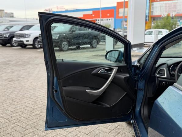Opel Astra J Рестайлинг с пробегом 2013 года, цена 850 000 рублей, 146405 км, седан, Автокод Объявления