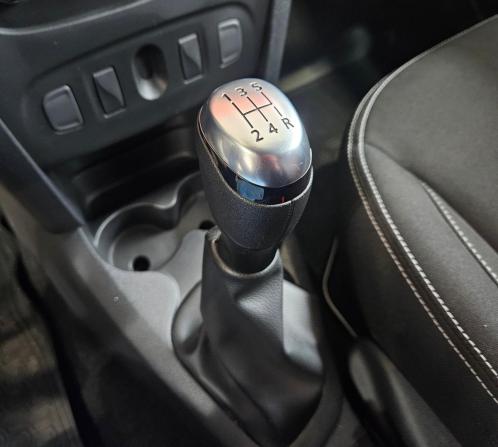 Renault Logan II Рестайлинг с пробегом 2021 года, цена 1 570 000 рублей, 15429 км, седан, Автокод Объявления