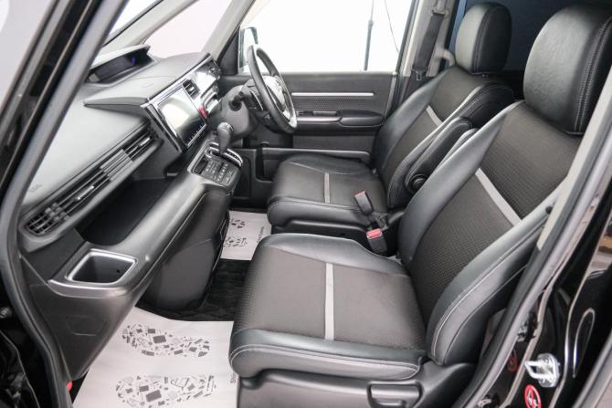 Honda Stepwgn V Рестайлинг с пробегом 2019 года, цена 2 299 000 рублей, 93000 км, минивэн, Автокод Объявления