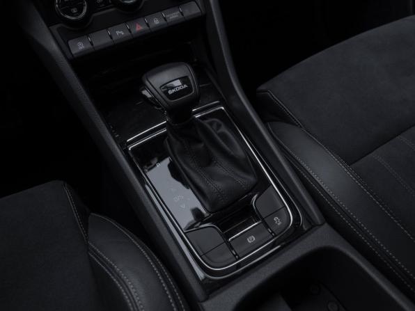 Skoda Karoq I с пробегом 2020 года, цена 2 680 000 рублей, 43980 км, внедорожник, Автокод Объявления