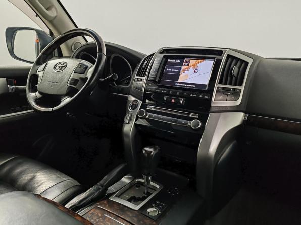 Toyota Land Cruiser 200 Series Рестайлинг 1 с пробегом 2015 года, цена 4 520 000 рублей, 185277 км, внедорожник, Автокод Объявления