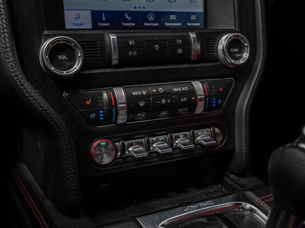 Ford Mustang VI Рестайлинг с пробегом 2022 года, цена 4 100 000 рублей, 32467 км, кабриолет, Автокод Объявления